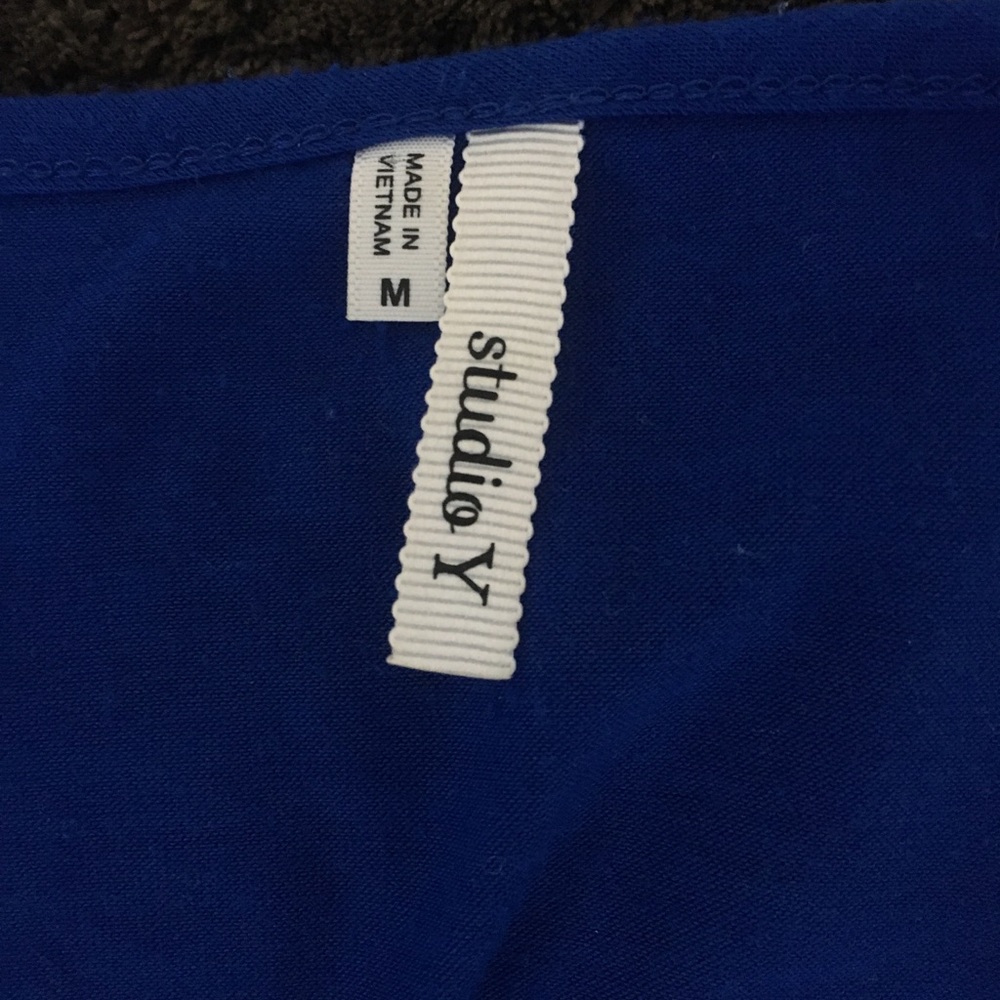 Studio Y Tank Style Blue Sparkle Shirt Size Medium - Picture 3 of 3